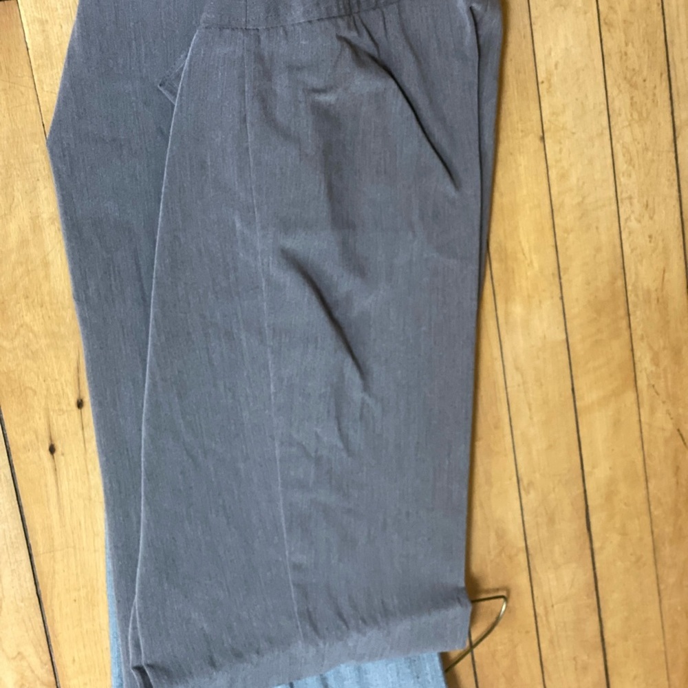 Size 8 women’s dress pants. Light brown color.